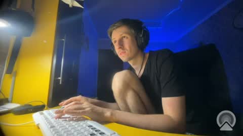 Snapshot of roma305991 chatting on July 8, 8:57 pm roma305991 online show from July 8, 8:57 pm