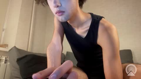 Snapshot of roma_shyguy_ chatting on February 6, 7:06 pm roma_shyguy_ online show from February 6, 7:06 pm