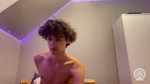 roma_shyguy_ online show from July 20, 2:37 am