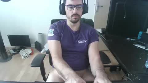 romainb72 online show from December 18, 9:25 am