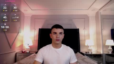 Snapshot of roman_chase chatting on October 23, 11:31 am online show from October 23, 11:31 am