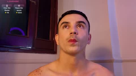 Snapshot of roman_chase chatting on October 31, 1:01 pm online show from October 31, 1:01 pm