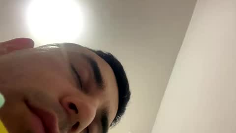 Snapshot of roman_chase chatting on November 9, 2:43 am online show from November 9, 2:43 am