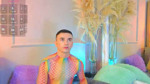 Snapshot of roman_chase chatting on November 12, 11:21 am online show from November 12, 11:21 am