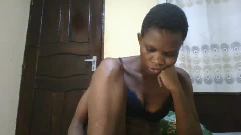Snapshot of romantic2u4 chatting on June 28, 9:32 pm Emma online show from June 28, 9:32 pm