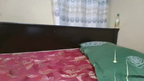 Snapshot of romantic2u4 chatting on July 9, 7:45 am Emma online show from July 9, 7:45 am