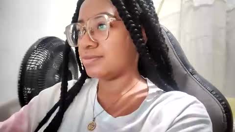 Is A Belle online show from November 26, 11:11 am