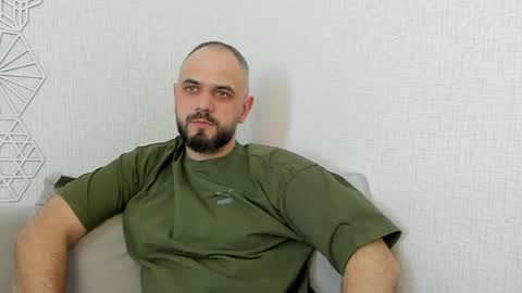 Snapshot of romdv chatting on March 2, 7:59 am romdv online show from March 2, 7:59 am