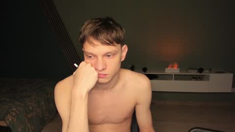 Snapshot of romeo_mercy chatting on December 10, 7:16 am Romeo online show from December 10, 7:16 am