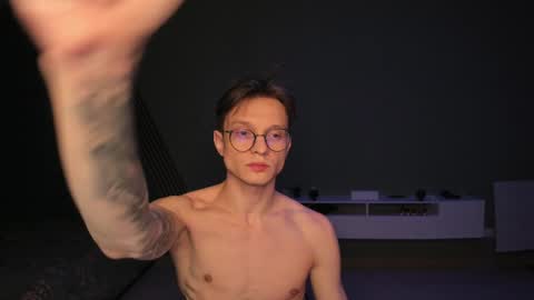 Snapshot of romeo_mercy chatting on December 22, 4:06 am Romeo online show from December 22, 4:06 am