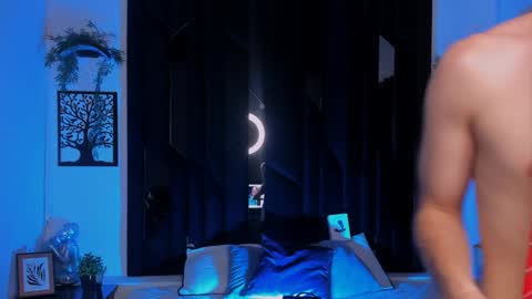 Snapshot of romeo_ricci1 chatting on February 8, 12:06 pm Romeo Ricci online show from February 8, 12:06 pm