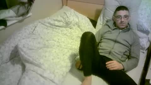 Snapshot of romson998181 chatting on February 15, 10:50 pm romson998181 online show from February 15, 10:50 pm