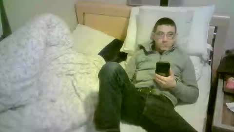 Snapshot of romson998181 chatting on March 1, 8:11 pm romson998181 online show from March 1, 8:11 pm