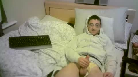 Snapshot of romson998181 chatting on March 11, 11:00 pm romson998181 online show from March 11, 11:00 pm