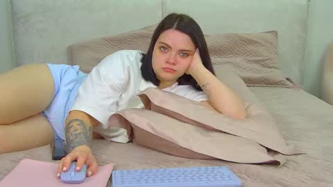 Monica online show from May 25, 6:08 am