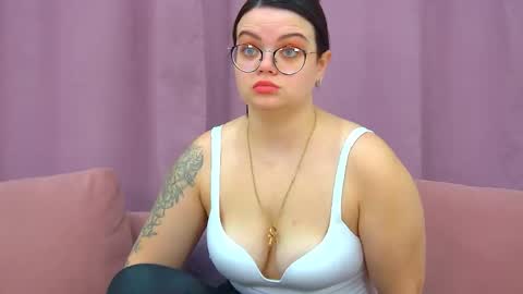 Monica online show from May 26, 6:09 am