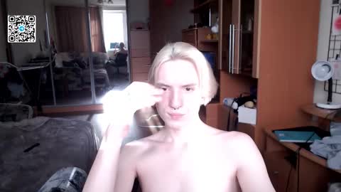 Snapshot of ron_vilss chatting on October 23, 8:24 am Ron online show from October 23, 8:24 am