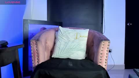 Snapshot of ronnie_fallout chatting on October 2, 8:05 pm Ronnie online show from October 2, 8:05 pm