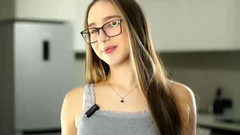 Veronica online show from November 19, 12:05 pm