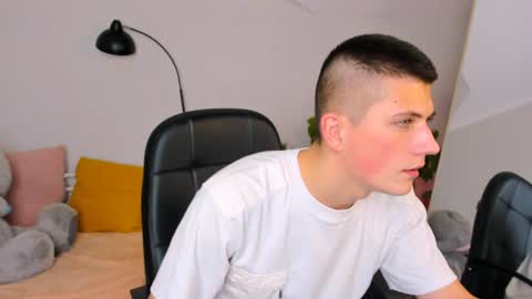 Snapshot of rony_winston chatting on December 8, 8:04 pm Rony online show from December 8, 8:04 pm