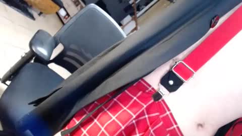 Snapshot of room911 chatting on February 16, 9:59 am herreraisa offical online show from February 16, 9:59 am