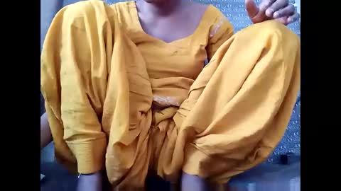 Snapshot of roop_sexy642 chatting on March 25, 4:40 am roop_sexy642 online show from March 25, 4:40 am