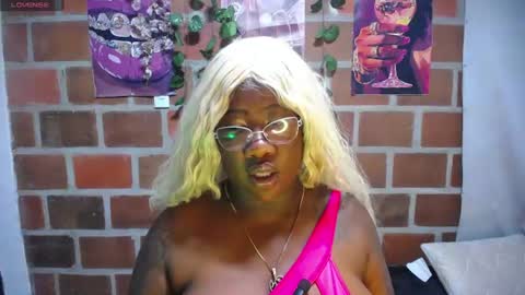 Snapshot of roos_veyker chatting on June 25, 4:22 pm roos_veyker online show from June 25, 4:22 pm