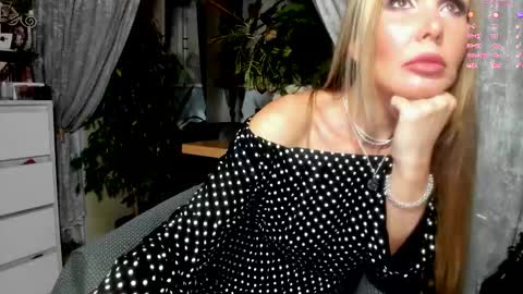 Aurora online show from October 20, 9:59 pm