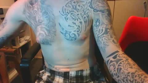 Snapshot of rore85 chatting on April 2, 4:37 pm rore85 online show from April 2, 4:37 pm