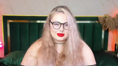 Snapshot of rosa1ia chatting on March 26, 6:57 pm Chloe online show from March 26, 6:57 pm