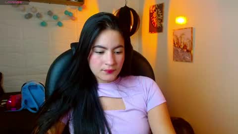Snapshot of rosaliea chatting on June 5, 4:41 am R O S A L I A online show from June 5, 4:41 am