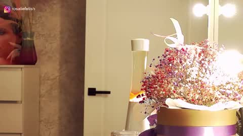 Snapshot of rosaliefetish chatting on December 14, 5:35 am Rosalie online show from December 14, 5:35 am