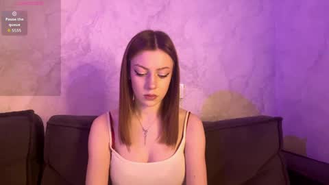 rosaliehue online show from April 12, 6:13 pm