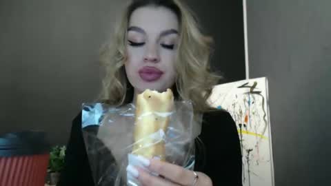 Rosalina online show from October 31, 2:07 pm