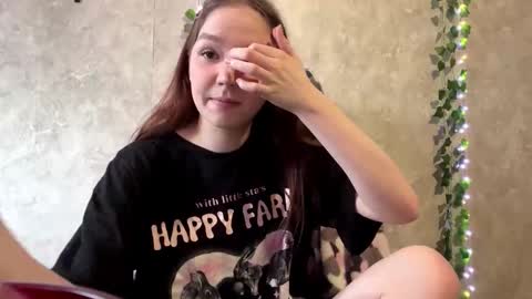 Snapshot of rosannafridley chatting on February 16, 9:05 am Rose online show from February 16, 9:05 am