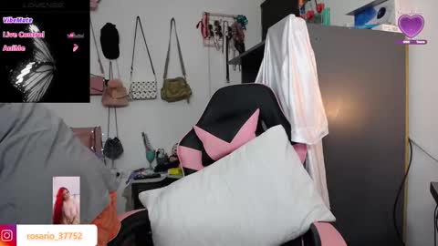 Snapshot of rosario_1996 chatting on October 10, 4:55 am rosario_1996 online show from October 10, 4:55 am