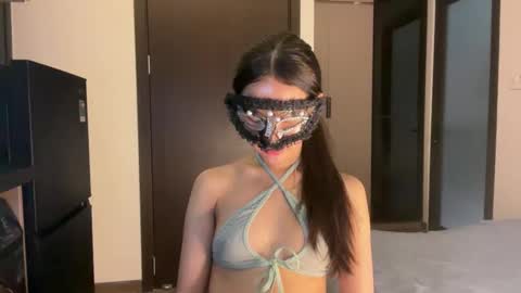 Snapshot of rose_ah chatting on April 17, 3:53 am rose_ah online show from April 17, 3:53 am