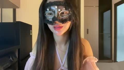 Snapshot of rose_ah chatting on April 21, 7:25 am rose_ah online show from April 21, 7:25 am