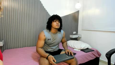 Snapshot of rose_bluet chatting on May 5, 2:30 am Rose online show from May 5, 2:30 am