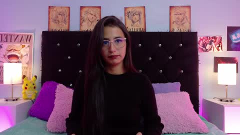 Snapshot of rose_smiley1 chatting on April 26, 5:49 am Rose online show from April 26, 5:49 am