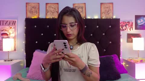 Snapshot of rose_smiley1 chatting on May 8, 3:45 am Rose online show from May 8, 3:45 am