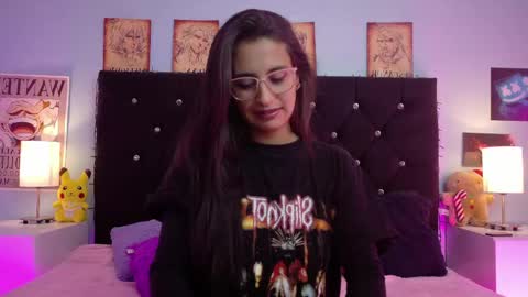 Snapshot of rose_smiley1 chatting on May 13, 3:37 am Rose online show from May 13, 3:37 am