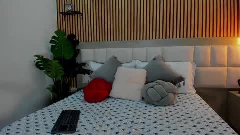 roseaurora online show from November 24, 12:49 pm