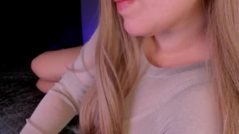 Snapshot of roseberryred chatting on January 31, 7:11 pm Roseberry online show from January 31, 7:11 pm