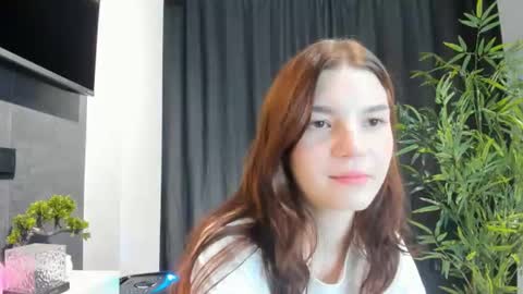 Snapshot of roseblanche2k chatting on August 3, 10:02 pm Florin online show from August 3, 10:02 pm