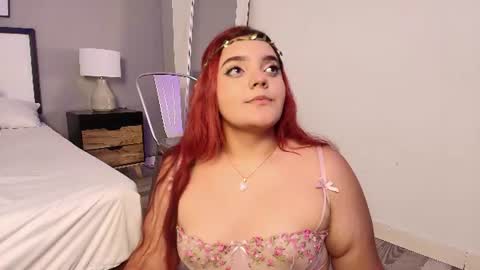 Snapshot of roseblu_ chatting on June 11, 7:56 pm Sweet Rose online show from June 11, 7:56 pm