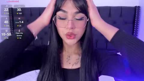 Rose online show from November 10, 1:43 pm