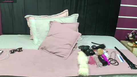 R O S E   S M I T H online show from February 12, 12:22 pm