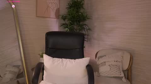 Rose  online show from July 9, 5:06 pm