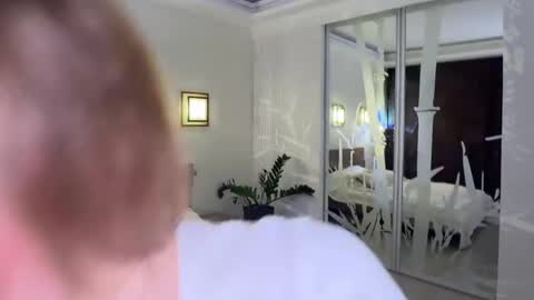 Roselyn  online show from April 3, 3:21 pm